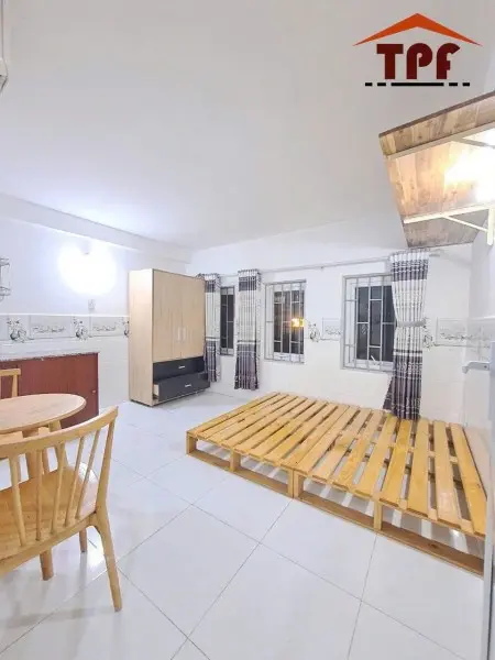 1/12 Trống Phòng Cửa Sổ Thoáng Sẵn Nội Thất Gần Nguyễn Kiệm