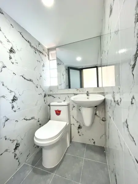 Phòng Ban Công Thoáng Mát Ngay Cv Lê Thị Riêng