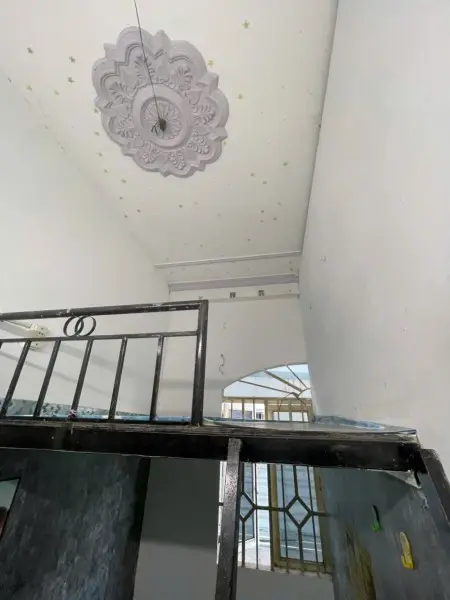 Phòng Gác Cửa Sổ - Lầu 1 - Khu Vực An Ninh & Sạch Sẽ- Gần Ngã 5 Chuồng Cún