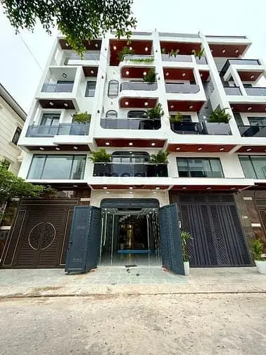 Nhà Có Thang Máy, Ngay Cổng Bv Q12, Dt:4X18M, Lửng, 3Lầu, 4Pn, Gara Xe