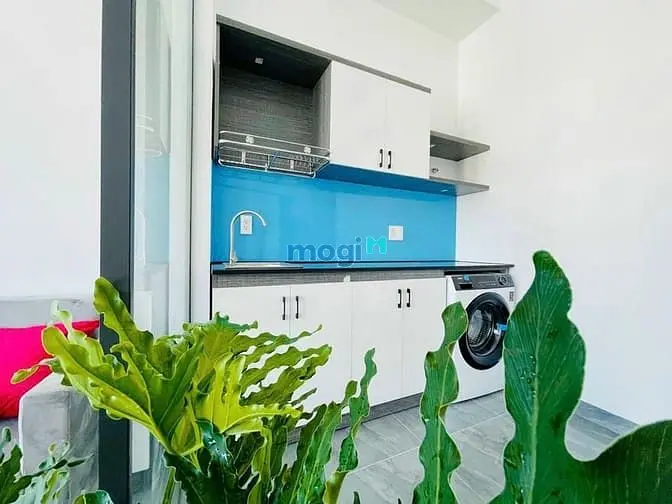 Studio Ban Công Nằm Ngay Hàng Xanh, Thuận Tiện Di Chuyển Qa Q1