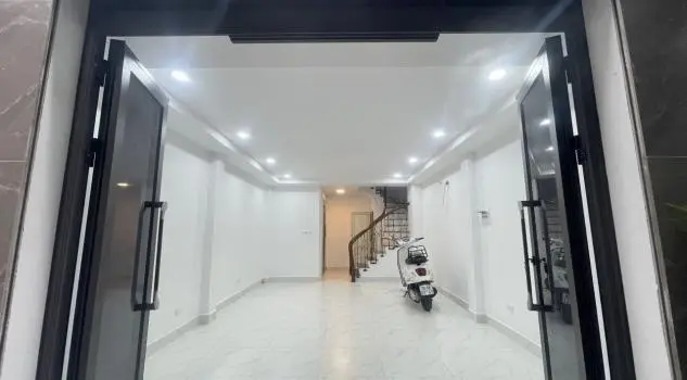 Siêu Phẩm Ngã Tư Sở - 6 Tầng Thang Máy, 42M2, 2 Thoáng, Mt 4.5M, 11.95 Tỷ.