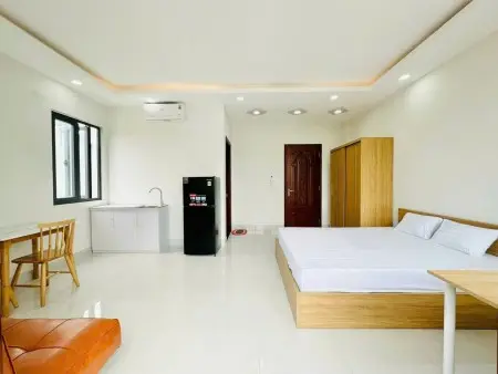 Cho Thuê Phòng Ban Công – Full Nội Thất ( Gần Cầu Phú Long)