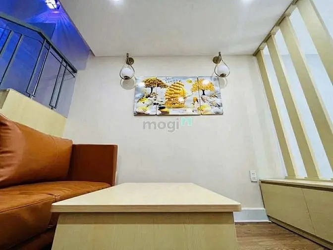 Bình Thạnh- Mặt Tiền Phó Đức Chính- Nở Hậu Tài Lộc-3 Tầng 3Pn