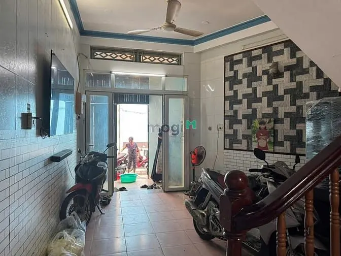 Bán Nhà 4 Tầng Hẻm Đẹp Khu Vip Hoàng Hoa Thám, P6, Dtsd 220M2, 7,7 Tỷ