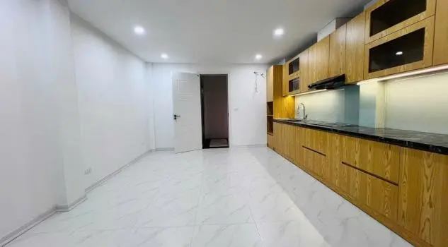 Siêu Phẩm Ngã Tư Sở - 6 Tầng Thang Máy, 42M2, 2 Thoáng, Mt 4.5M, 11.95 Tỷ.