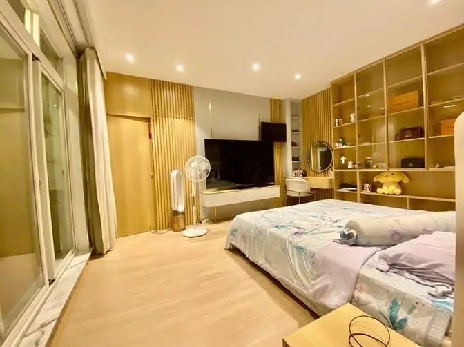 Cho Thuê Gấp Căn Penhouse 4Pn Cảnh Viên 2, Đối Diện Chung Cư Midtown