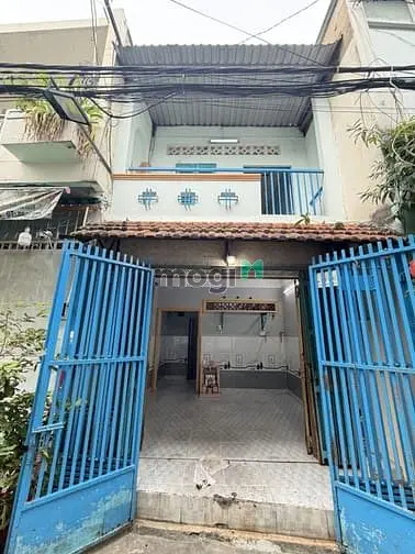 Bán Nhà [Lạc Long Quân+Quận11], Ngay Cạnh Đầm Sen. 2Pn, 1Wc