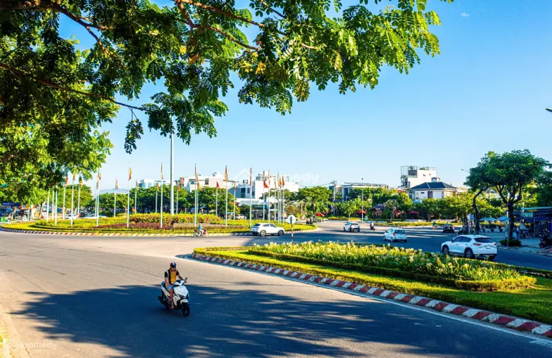 Chính Chủ Bán Gấp Lô 110M2 Nam Hòa Xuân Đẹp - Giá Cạnh Tranh