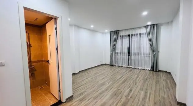 Hơn 11 Tỷ Nhà Tôn Thất Tùng 6 Tầng Thang Máy, Thoáng Trước Sau, Mt 4.5M, 39/42M2.