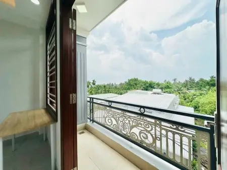 Cho Thuê Phòng Ban Công – Full Nội Thất ( Gần Cầu Phú Long)