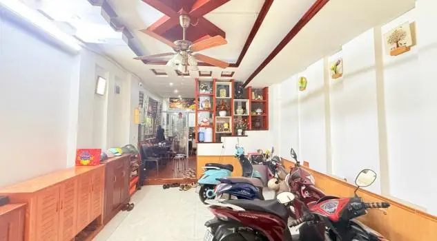 1 Nhà Ra Phố Quan Nhân, Gara Ô Tô, Thang Máy, Kinh Doanh, 62M2, Mt 4.7M, 16.3 Tỷ.