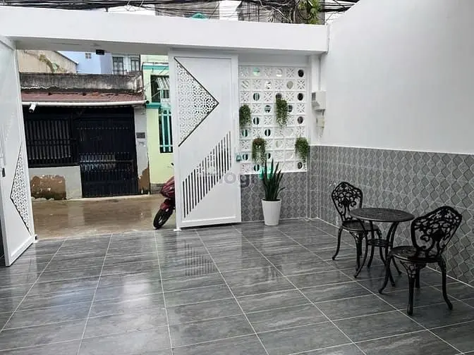 100M2 Hai Tầng. Xe Hơi Vô Nhà Được. Hẻm 1942 Huỳnh Tấn Phát. Nhà Đẹp