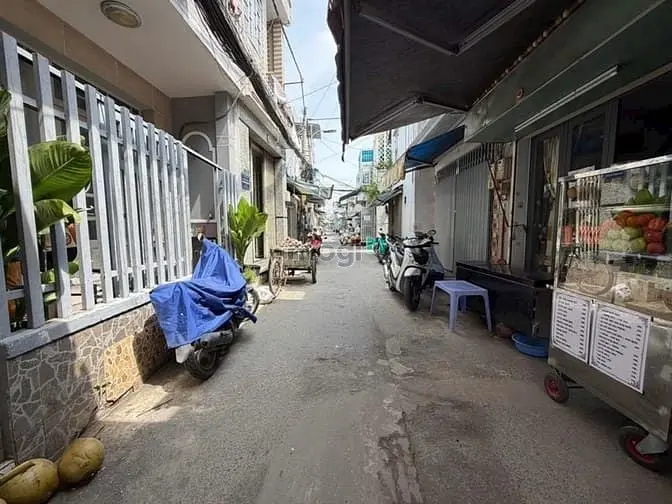 Gần Cầu Phú Xuận. 4M X 9M Hai Tầng. Nhà Đẹp. Sổ Hồng Riêng.