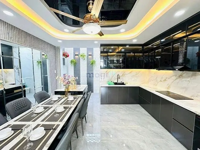 Cho Thuê Nhà Nguyên Căn Mặt Tiền Nguyễn Trọng Tuyển, Phường 1, Tb