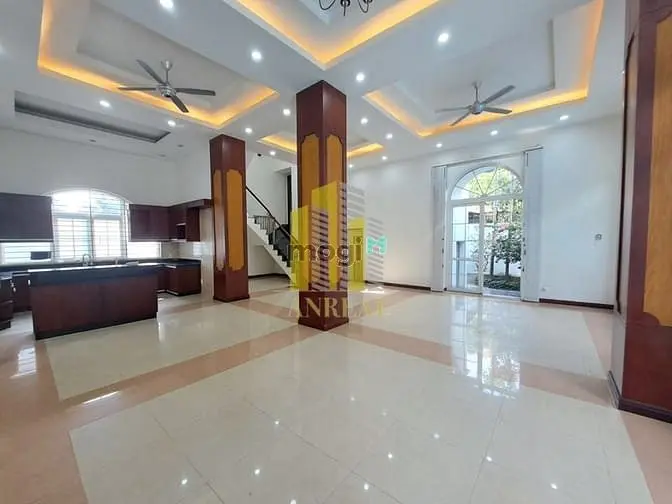 Biệt Thự 400M2 Tại Thảo Điền - Hồ Bơi, Sân Vườn - Khu An Ninh 24/7