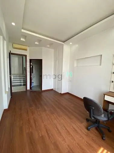 Cho Thuê Gấp Nhà 4 Tầng Đường Cao Thắng, Q3 Thông Số Vàng Ngang 6X20M