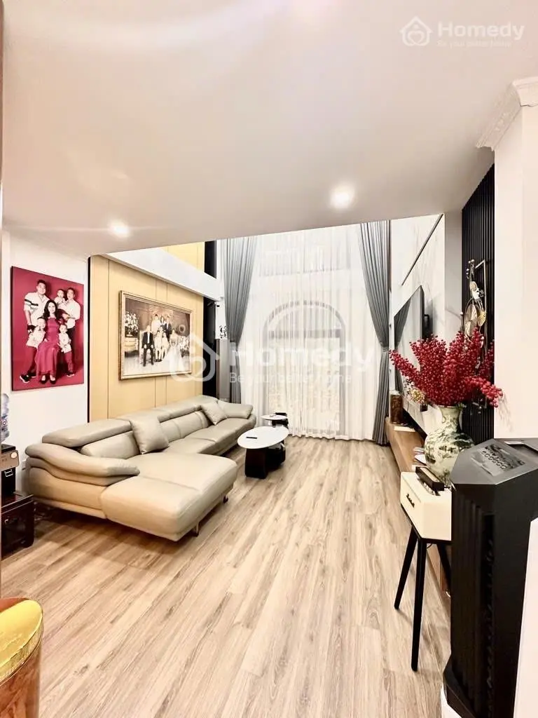 Bán Nhà Hồ Tây 7 Tầng Thang Máy - Vài Bước Ra Hồ - Ngõ Thông Thoáng