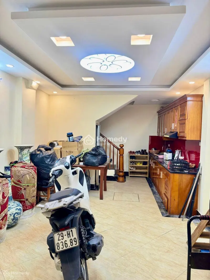 Bán Gấp Nhà Hào Nam, Ô Tô Đỗ Cửa, 30M², 6 Tầng, Kinh Doanh Sầm Uất 9,65 Tỷ