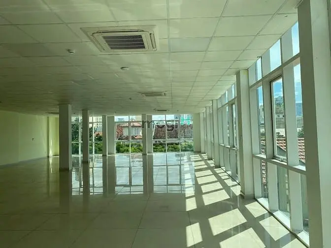 Văn Phòng Trung Tâm 200–250M², Layout Đẹp, Nhận Bàn Giao Và Setup Ngay