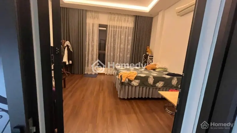 Bán Gấp Nhà Mặt Phố Cát Linh Trung Tâm Thủ Đô, 5 Tầng, Dt 28M2, Kinh Doanh Sầm Uất Ngày Đêm - 15 Tỷ