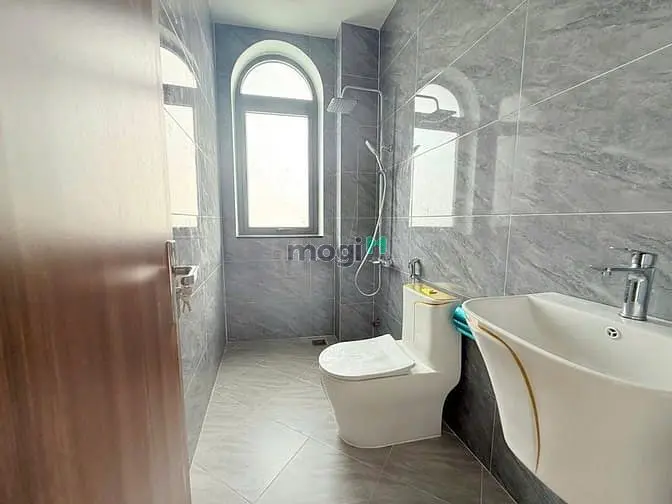 Tôi Chính Chủ Cần Bán Căn Nhà 3 Lầu Mới Xây.dt Sử Dụng 240M Giá 3Ty550