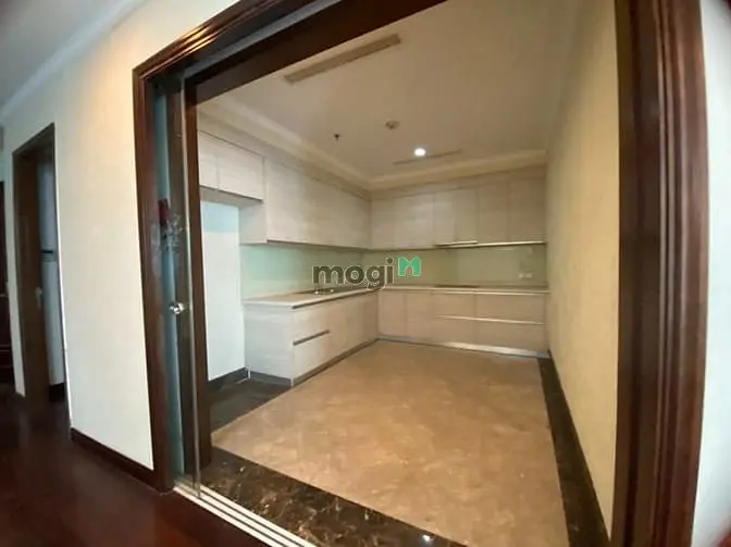 Cần Bán Vội Căn Hộ Vincom Center Đồng Khởi 235M2 View Landmark 81 Đẹp