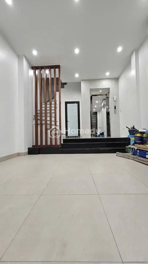 Kim Đồng -42M²-7 Tầng Thang Máy- Fun Nội Thất- Gara- Ô Tô Tránh