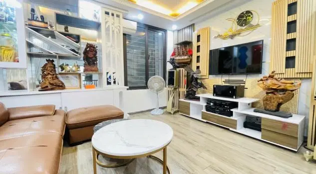 Bán Gấp Nhà Bằng Liệt, 20M Ô Tô Tránh, 2 Thoáng, Nhà Đẹp, 43M2, 5T, Mt 4M, 10.1 Tỷ.