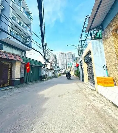 Kèo Thơm - Nhà Cấp 4 4X16M Hẻm Xe Hơi 6M Huỳnh Tấn Phát, Quận 7