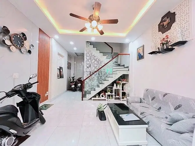 Hẻm 4M Cách Mạng Tháng 8, 44.4M2 Ngang 4.5M, 4 Tầng Mới Tặng Nội Thất,