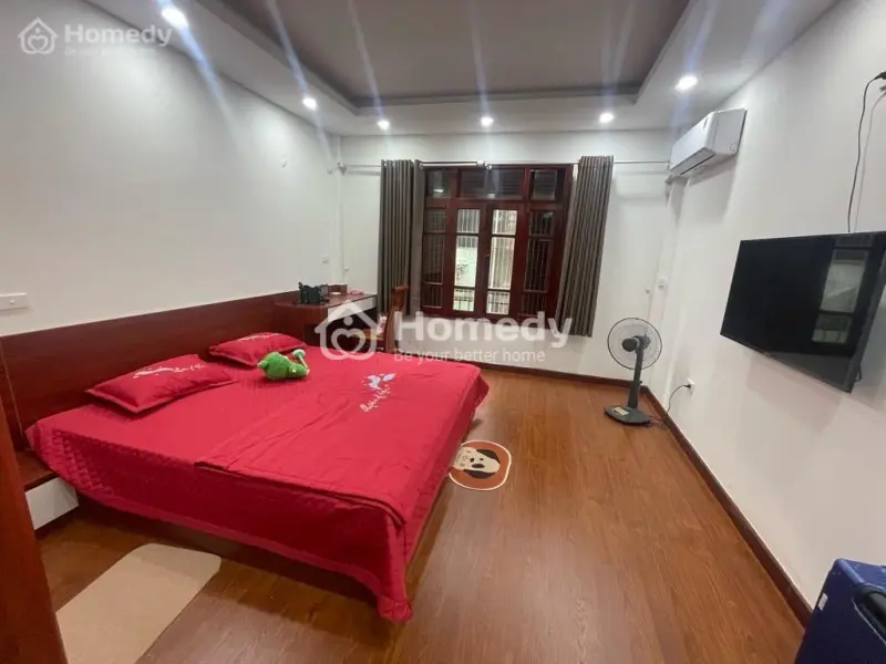 Bán Nhà Đống Đa 6 Tầng Nhỉnh 9 Tỷ Có Sân Để Xe Riêng Biệt