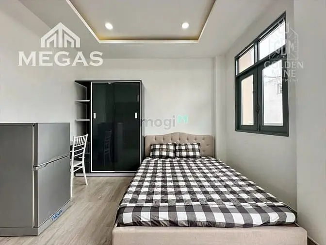 Cho Thuê Căn Hộ Ban Công Ngay Trung Tâm Quận 3 Đường Lê Văn Sỹ