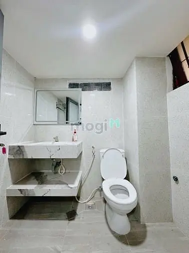 1 Pn Cao Cấp Nằm Ngay Trục Đường Nguyễn Xí Mới Xây 100%