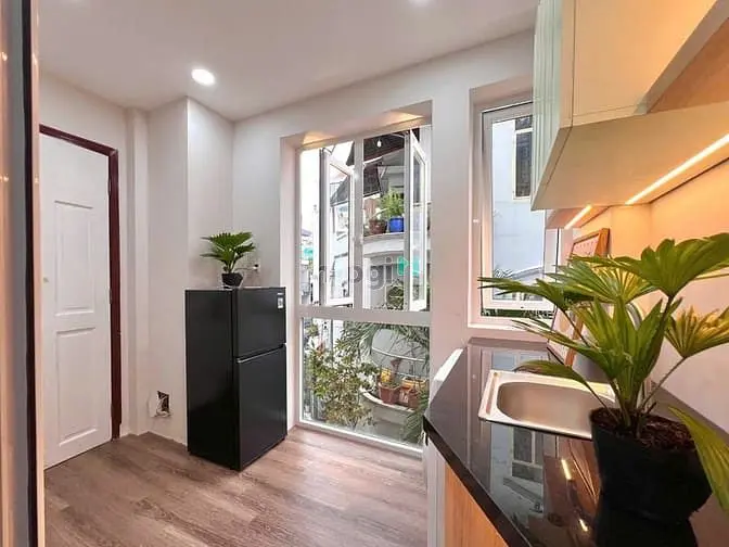 Trống Sẵn Căn Hộ Full Nội Thất Cửa Sổ Thoáng Ngay Trần Bá Giao