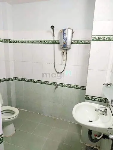 Cho Thuê Phòng Q10.Rộng Rãi.cửa Sổ.tolet Riêng.3Tr2