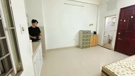 Cho Thuê Phòng Trọ 94 Âu Cơ , Tây Hồ - Vào Ở Luôn