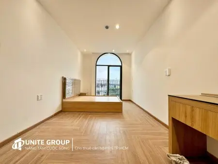 Cho Thuê Studio Tách Bếp – Ban Công Riêng – Sàn Gỗ Cao Cấp – Full Nội Thất