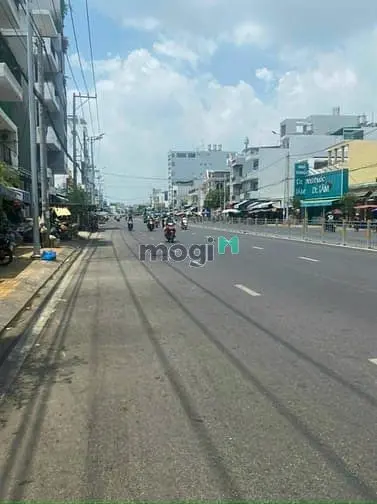 Bình Thạnh, Đất Thổ Cư, 3 Mặt Tiền Đường Nguyễn Xí, Kv 20X55M 1100M2