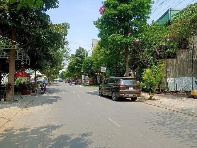 Lô Góc Trục Chính Nam Khang Nguyễn Duy Trinh,Long Trường, Q9 -117M2