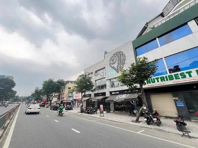 Góc 2Mt Nguyễn Cư Trinh, Q1. Dt: 11X7M, Kc: Trệt 2 Lầu. Gía: 55Tr