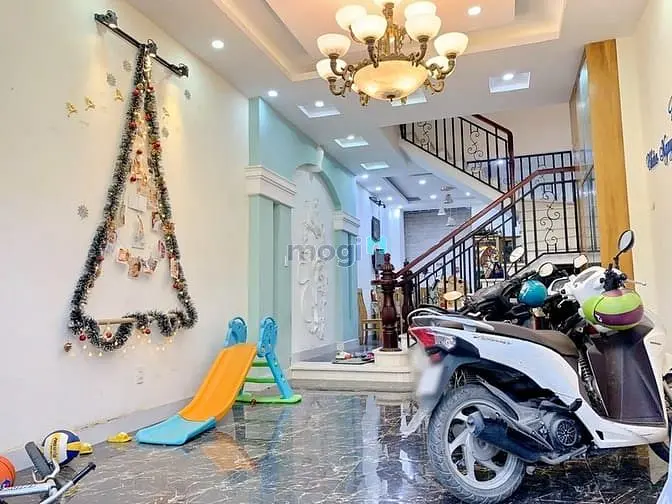 Hot! Nhà Đẹp Ở Liền 2 Lầu St Hẻm Xe Hơi 6M Huỳnh Tấn Phát, Quận 7