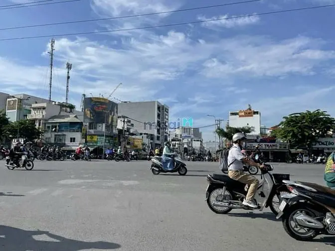 Bình Thạnh, Đất Thổ Cư, 3 Mặt Tiền Đường Nguyễn Xí, Kv 20X55M 1100M2