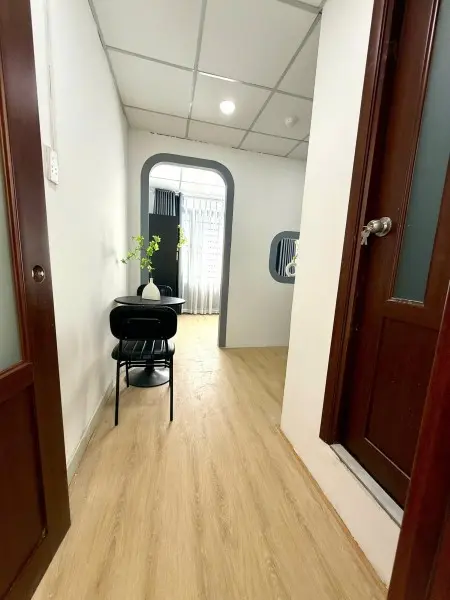 Căn Hộ 1 Phòng Ngủ – Ban Công, Tách Bếp – Full Nội Thất, Decor Sẵn Siêu Đẹp – Gần Đh Văn Hiến