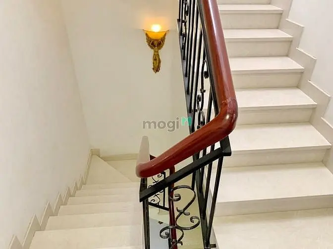 Hot! Nhà Đẹp Ở Liền 2 Lầu St Hẻm Xe Hơi 6M Huỳnh Tấn Phát, Quận 7