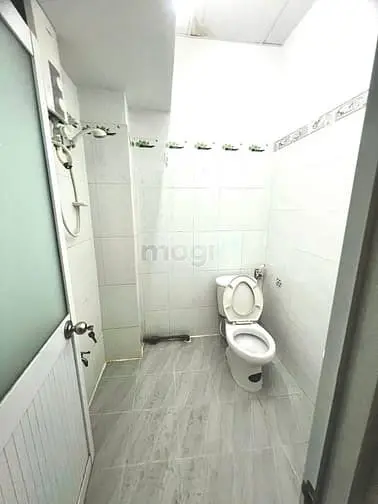 Cho Thuê Căn Hộ Ban Công, Máy Giặt Riêng Ngay Công Viên Tao Đàn, Q1