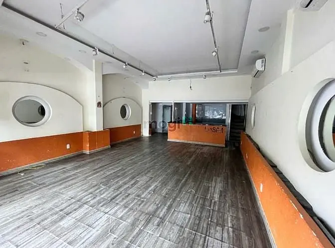 Spa - Tiệm Nail Mt Nguyễn Cư Trinh, Q1. Dt: 6X12M, Kc: Trệt. Gía: 45Tr