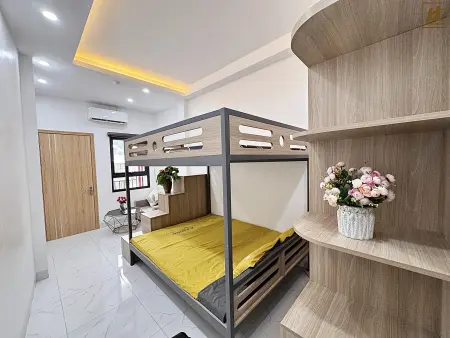 73 Hoàng Ngân - Giường Tầng Full Nội Thất - Ngay Gần Ga Láng, Royal