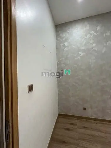 Nguyên Căn Spa Mt Trần Hưng Đạo, Q5. Dt: 4X20M, Kc: 5 Tầng Tm. Giá 75T