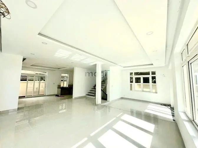 Cho Thuê Biệt Thự - Đường Nguyễn Văn Trỗi Ngang 8M – Giá Chỉ 3X Triệu